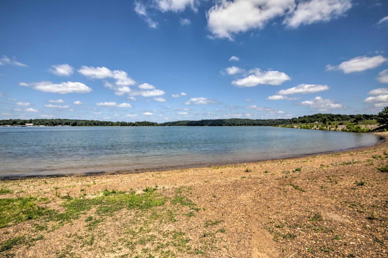 Modern Eckerty Home With Deck On Patoka Lake! Taswell Экстерьер фото