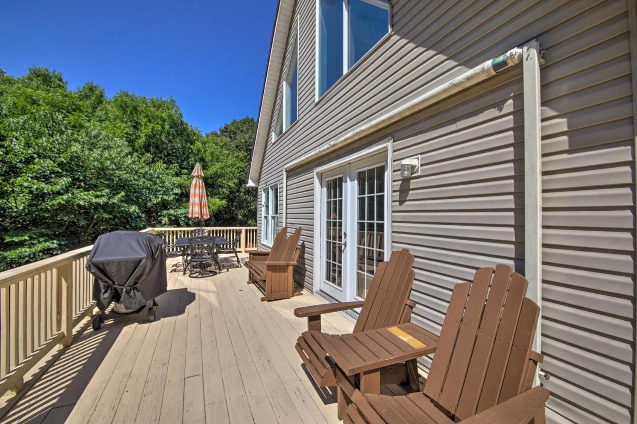 Modern Eckerty Home With Deck On Patoka Lake! Taswell Экстерьер фото