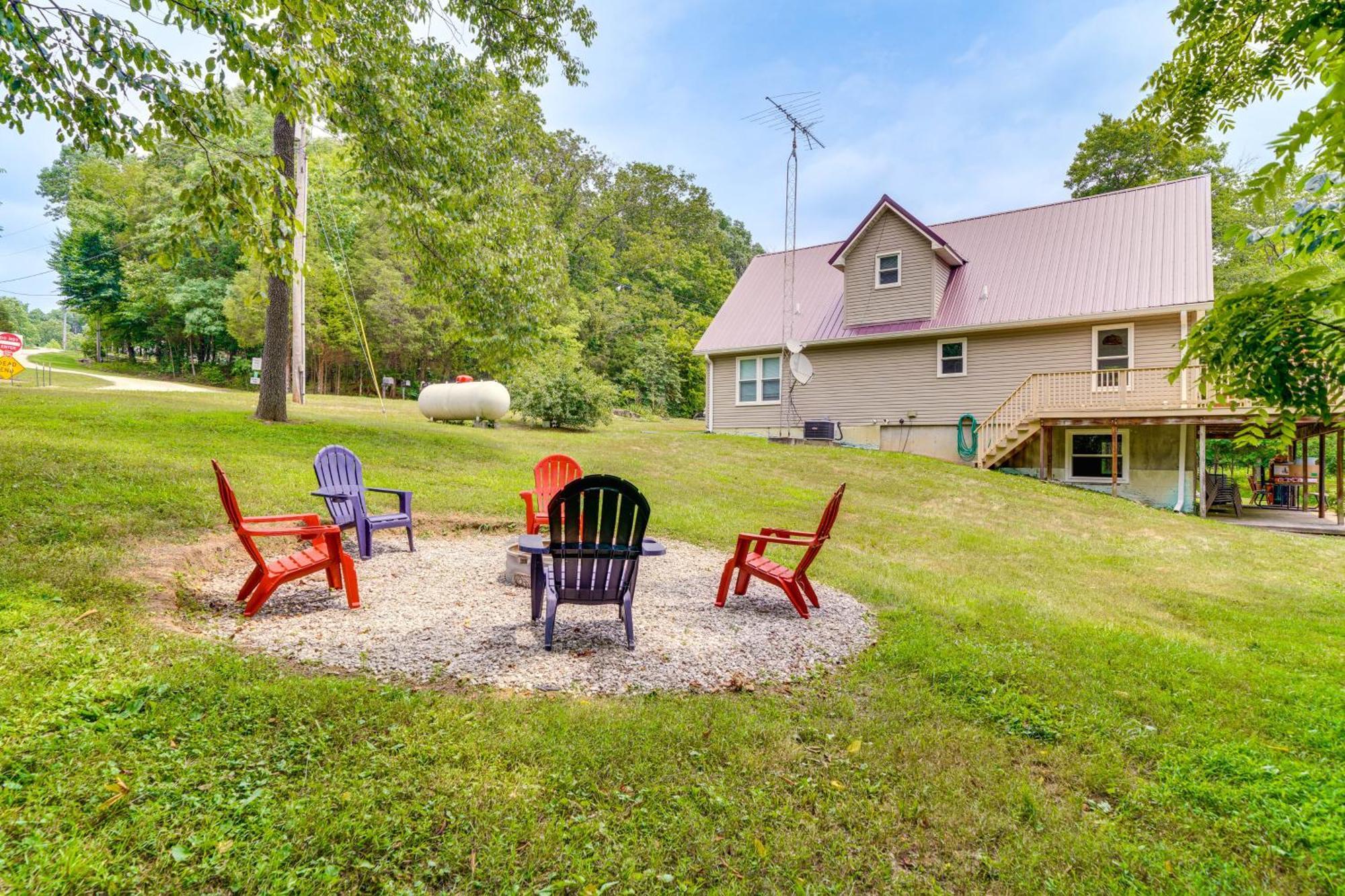 Modern Eckerty Home With Deck On Patoka Lake! Taswell Экстерьер фото