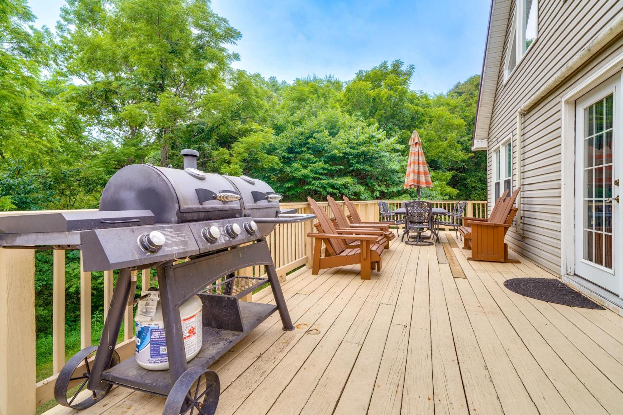Modern Eckerty Home With Deck On Patoka Lake! Taswell Экстерьер фото