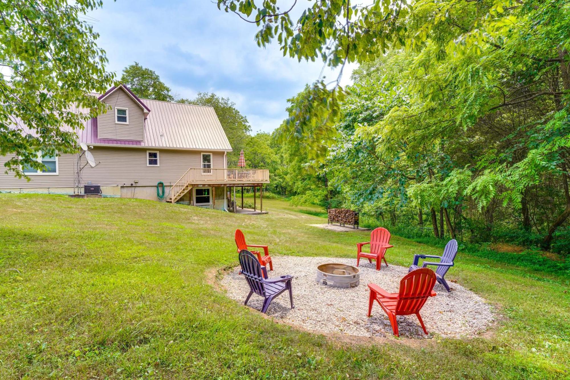 Modern Eckerty Home With Deck On Patoka Lake! Taswell Экстерьер фото
