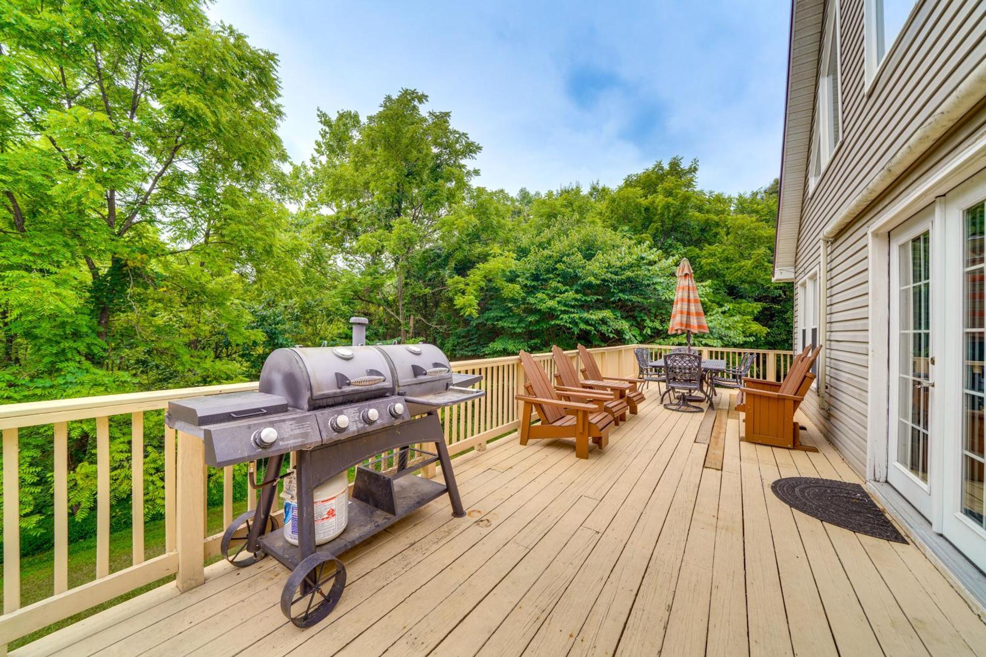 Modern Eckerty Home With Deck On Patoka Lake! Taswell Экстерьер фото